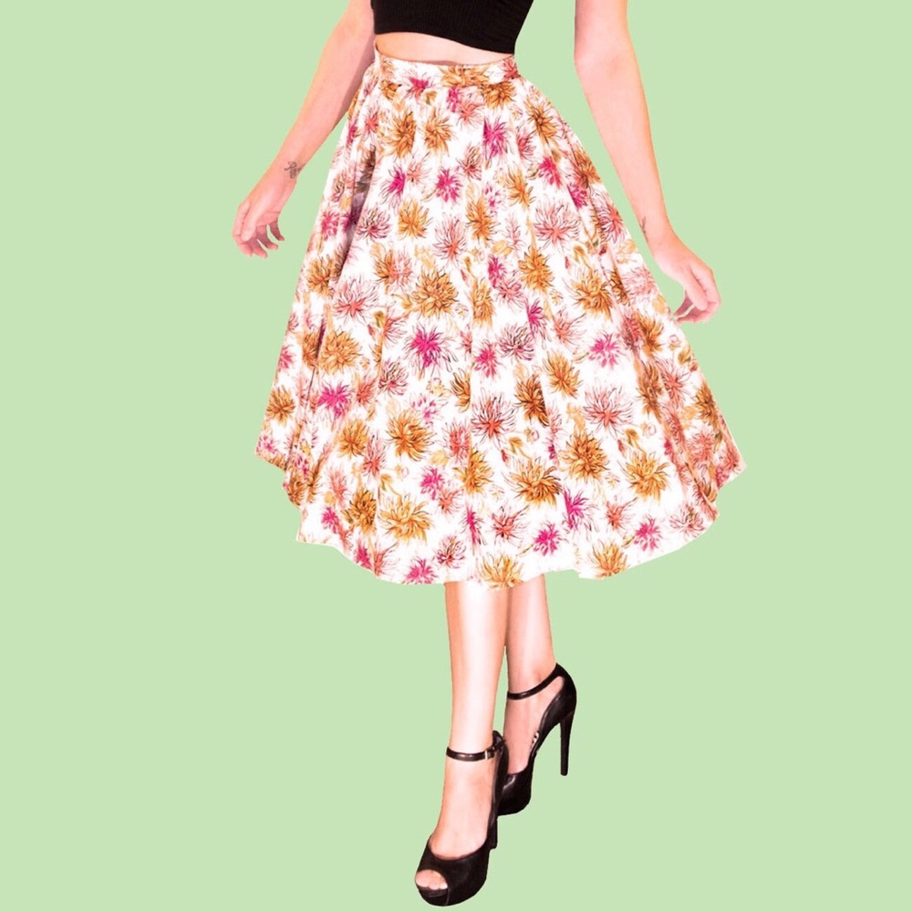 ❌SOLD OUT❌❤️HOST PICK❤️ K&H Vintage Dahlia Print Swing Skirt - Picture 4 of 6